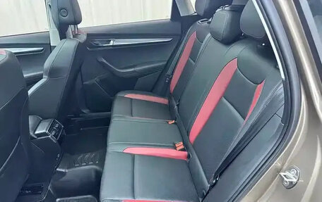 Skoda Karoq I, 2023 год, 1 810 000 рублей, 13 фотография