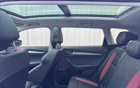 Skoda Karoq I, 2023 год, 1 810 000 рублей, 14 фотография