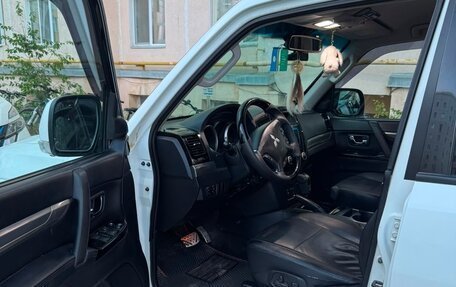 Mitsubishi Pajero IV, 2011 год, 2 250 000 рублей, 9 фотография