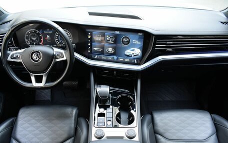 Volkswagen Touareg III, 2019 год, 5 200 000 рублей, 10 фотография
