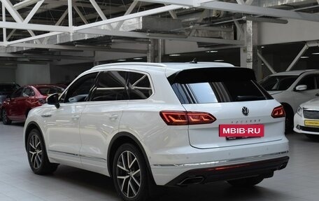 Volkswagen Touareg III, 2019 год, 5 200 000 рублей, 5 фотография