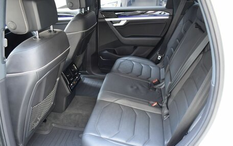 Volkswagen Touareg III, 2019 год, 5 200 000 рублей, 23 фотография