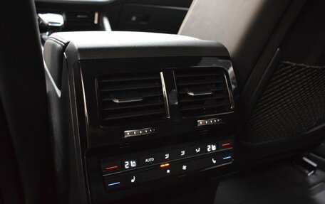 Volkswagen Touareg III, 2019 год, 5 200 000 рублей, 24 фотография