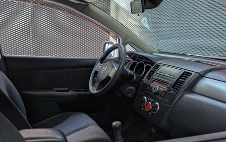 Nissan Tiida, 2010 год, 950 000 рублей, 24 фотография