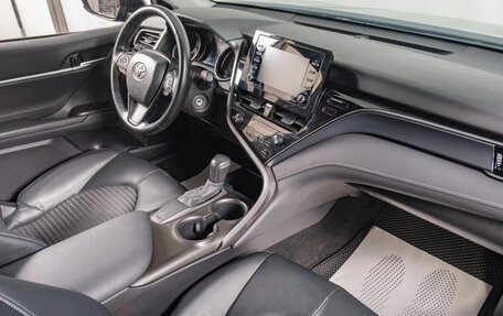 Toyota Camry, 2021 год, 3 149 000 рублей, 5 фотография