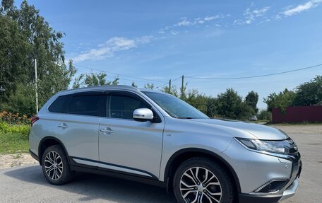 Mitsubishi Outlander III рестайлинг 3, 2018 год, 3 050 000 рублей, 6 фотография
