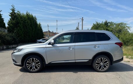 Mitsubishi Outlander III рестайлинг 3, 2018 год, 3 050 000 рублей, 7 фотография
