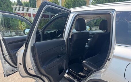 Mitsubishi Outlander III рестайлинг 3, 2018 год, 3 050 000 рублей, 15 фотография