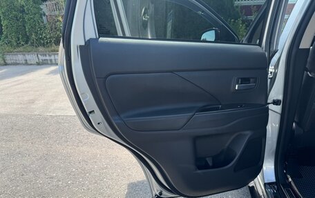 Mitsubishi Outlander III рестайлинг 3, 2018 год, 3 050 000 рублей, 16 фотография