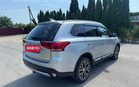 Mitsubishi Outlander III рестайлинг 3, 2018 год, 3 050 000 рублей, 11 фотография