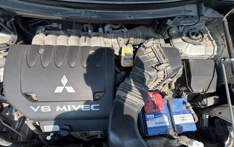 Mitsubishi Outlander III рестайлинг 3, 2018 год, 3 050 000 рублей, 33 фотография