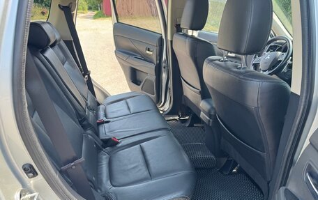 Mitsubishi Outlander III рестайлинг 3, 2018 год, 3 050 000 рублей, 25 фотография