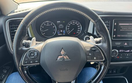 Mitsubishi Outlander III рестайлинг 3, 2018 год, 3 050 000 рублей, 36 фотография