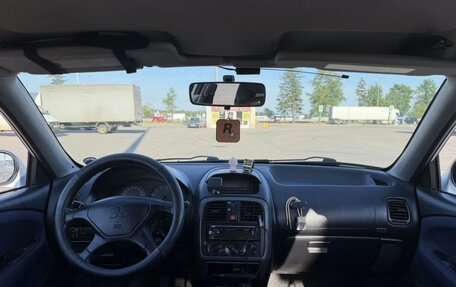 Mitsubishi Carisma I, 2002 год, 170 000 рублей, 16 фотография
