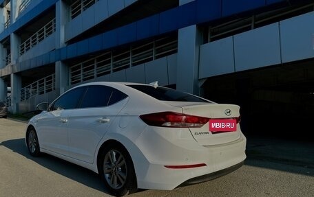 Hyundai Elantra VI рестайлинг, 2018 год, 1 500 000 рублей, 4 фотография