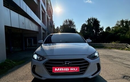 Hyundai Elantra VI рестайлинг, 2018 год, 1 500 000 рублей, 2 фотография