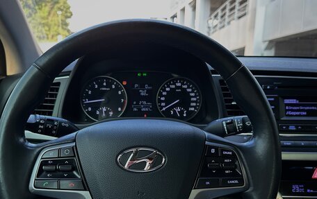 Hyundai Elantra VI рестайлинг, 2018 год, 1 500 000 рублей, 11 фотография