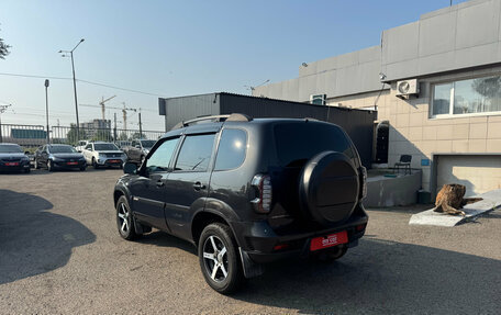 Chevrolet Niva I рестайлинг, 2017 год, 740 000 рублей, 3 фотография