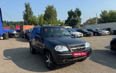 Chevrolet Niva I рестайлинг, 2017 год, 740 000 рублей, 2 фотография