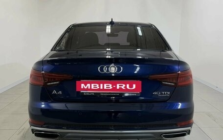 Audi A4, 2018 год, 2 110 000 рублей, 5 фотография
