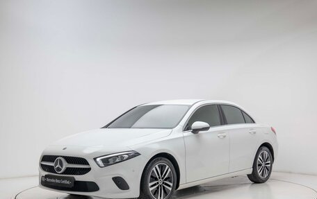 Mercedes-Benz A-Класс, 2021 год, 2 350 000 рублей, 1 фотография