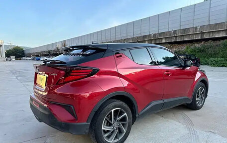 Toyota C-HR I рестайлинг, 2022 год, 1 670 500 рублей, 5 фотография