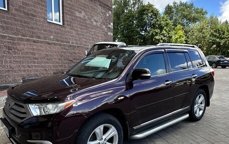 Toyota Highlander III, 2011 год, 1 700 000 рублей, 3 фотография