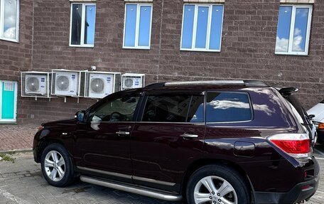 Toyota Highlander III, 2011 год, 1 700 000 рублей, 9 фотография