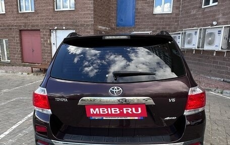 Toyota Highlander III, 2011 год, 1 700 000 рублей, 5 фотография