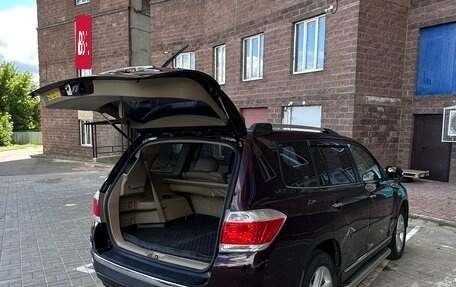 Toyota Highlander III, 2011 год, 1 700 000 рублей, 6 фотография