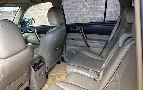 Toyota Highlander III, 2011 год, 1 700 000 рублей, 17 фотография