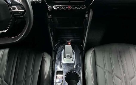 Peugeot 2008 II, 2022 год, 1 250 000 рублей, 14 фотография