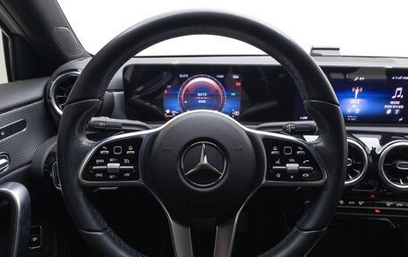 Mercedes-Benz A-Класс, 2021 год, 2 350 000 рублей, 11 фотография