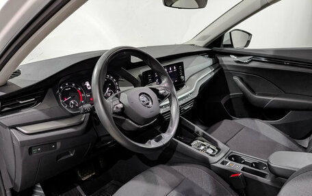 Skoda Octavia IV, 2021 год, 2 370 000 рублей, 15 фотография