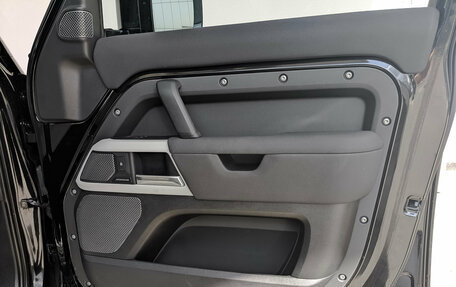 Land Rover Defender II, 2021 год, 7 200 000 рублей, 25 фотография