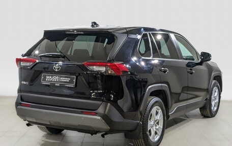 Toyota RAV4, 2022 год, 3 200 000 рублей, 5 фотография
