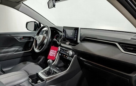 Toyota RAV4, 2022 год, 3 200 000 рублей, 13 фотография