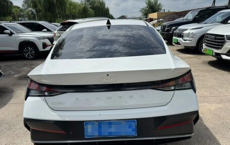 Hyundai Elantra, 2023 год, 1 680 000 рублей, 4 фотография
