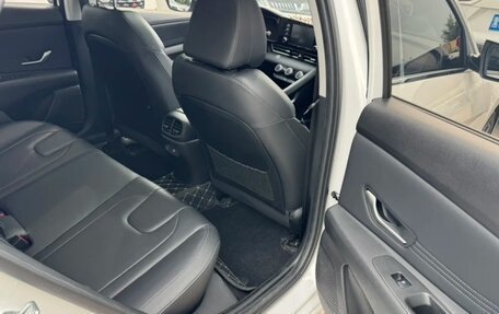 Hyundai Elantra, 2023 год, 1 680 000 рублей, 10 фотография