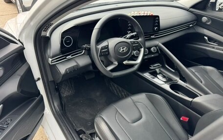Hyundai Elantra, 2023 год, 1 680 000 рублей, 11 фотография
