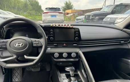 Hyundai Elantra, 2023 год, 1 680 000 рублей, 8 фотография
