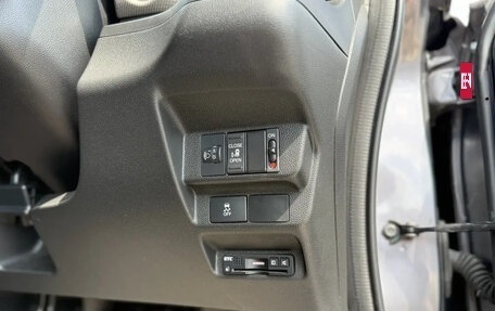 Honda Freed II, 2016 год, 1 549 999 рублей, 9 фотография