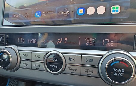 Subaru Outback IV рестайлинг, 2017 год, 2 200 000 рублей, 29 фотография