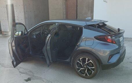 Toyota C-HR I рестайлинг, 2020 год, 2 650 000 рублей, 20 фотография