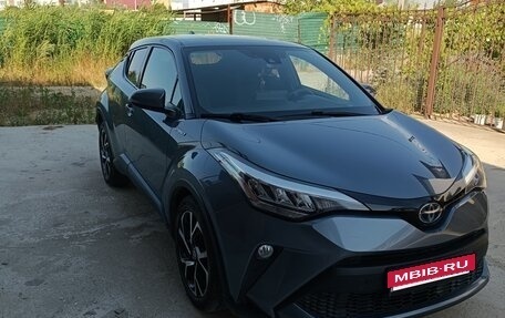 Toyota C-HR I рестайлинг, 2020 год, 2 650 000 рублей, 7 фотография