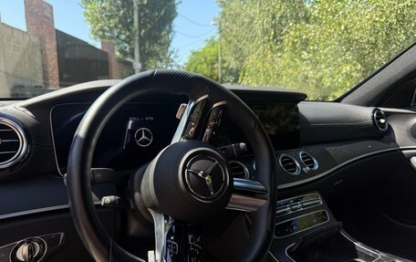 Mercedes-Benz E-Класс, 2023 год, 2 700 000 рублей, 8 фотография