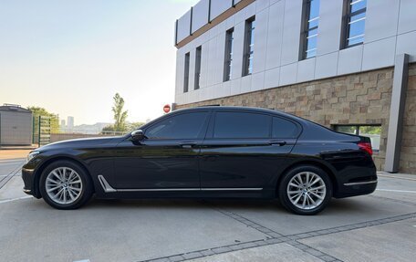 BMW 7 серия, 2017 год, 2 390 000 рублей, 22 фотография