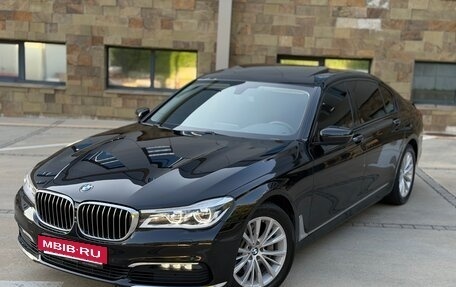 BMW 7 серия, 2017 год, 2 390 000 рублей, 18 фотография