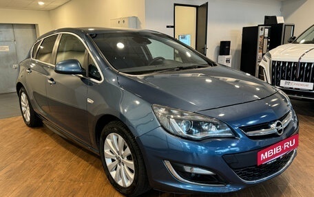 Opel Astra J, 2013 год, 770 000 рублей, 3 фотография
