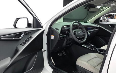KIA Niro, 2022 год, 2 200 000 рублей, 16 фотография
